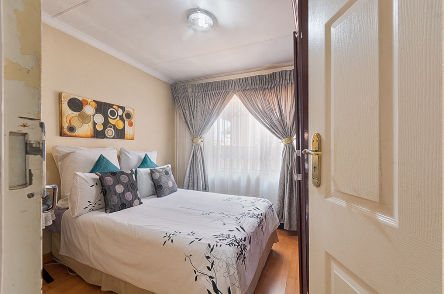 2 Bedroom Property for Sale in Protea North Gauteng