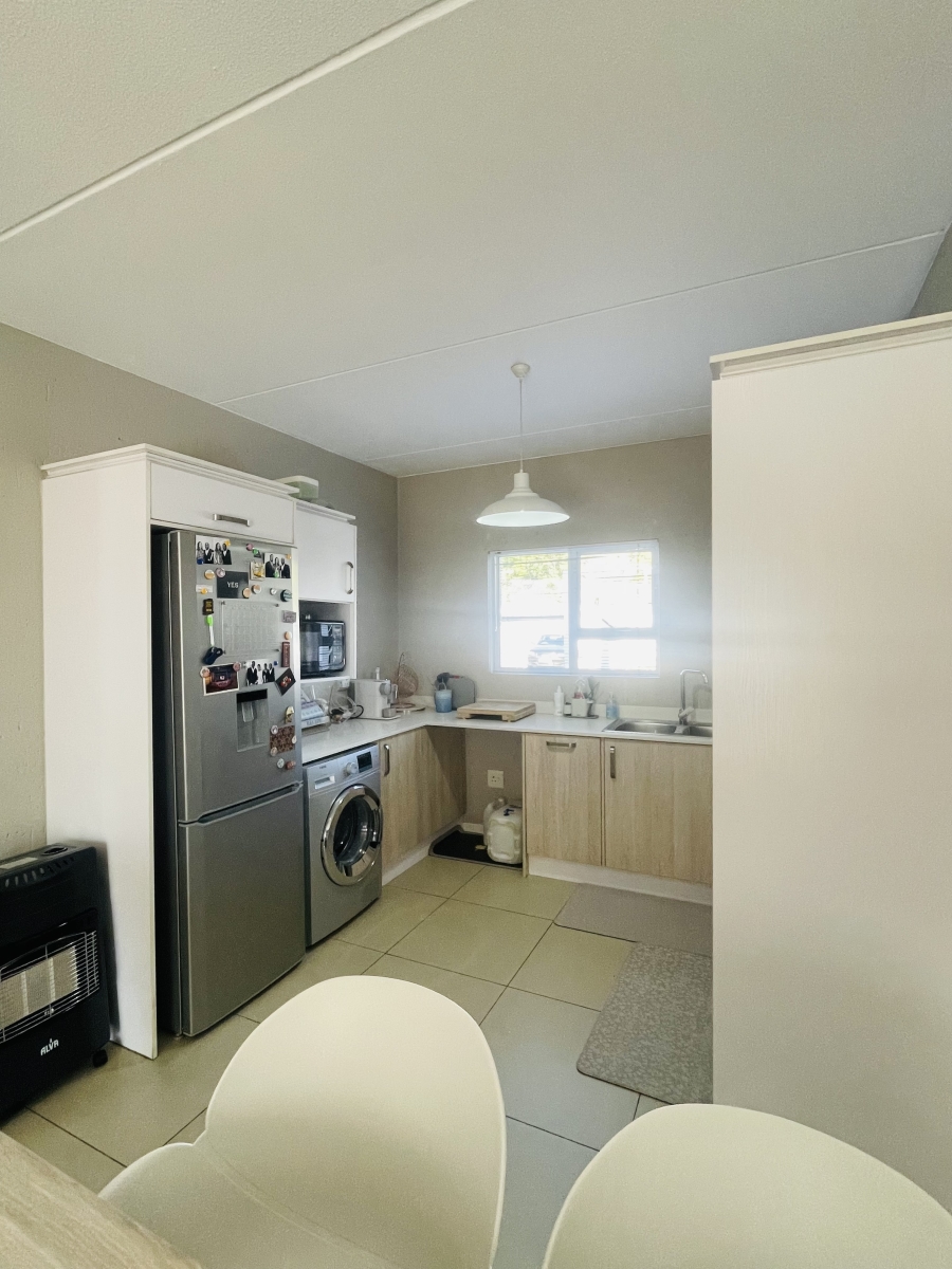 To Let 2 Bedroom Property for Rent in Paulshof Gauteng