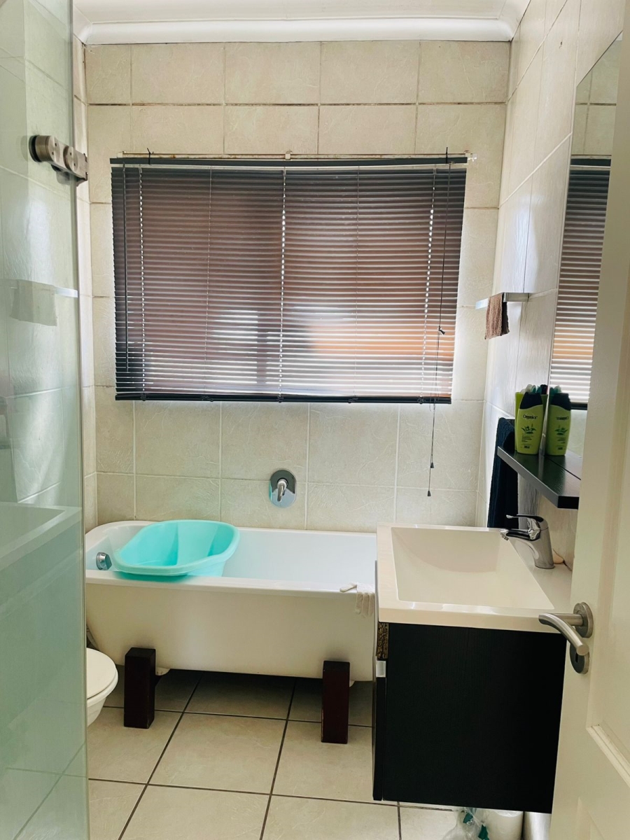 To Let 2 Bedroom Property for Rent in North Riding Gauteng