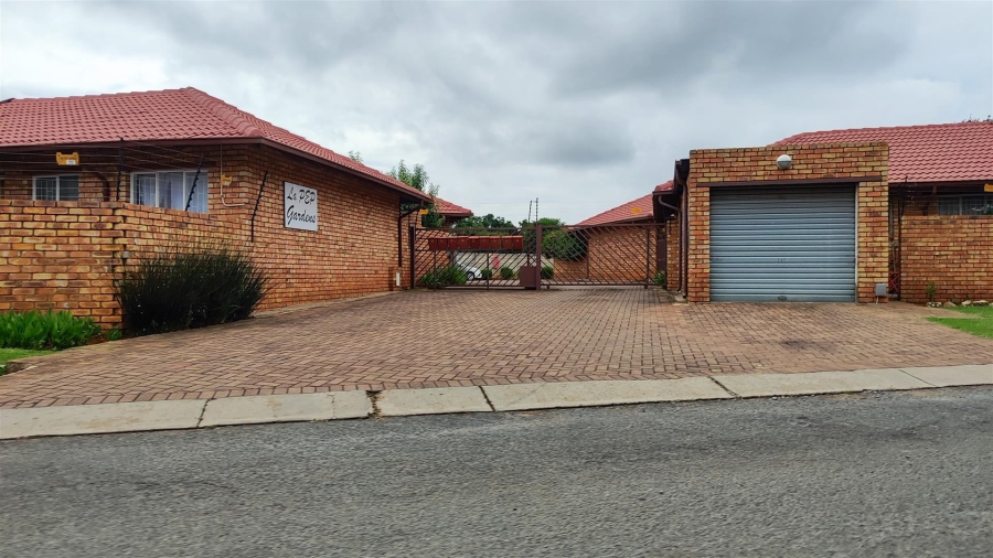 2 Bedroom Property for Sale in Birchleigh Gauteng