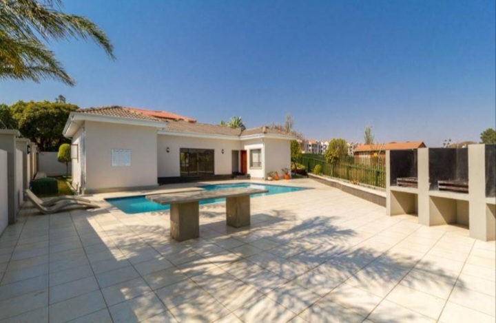 1 Bedroom Property for Sale in Carlswald Gauteng