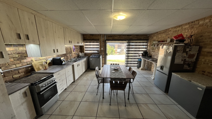 2 Bedroom Property for Sale in Roodia Gauteng