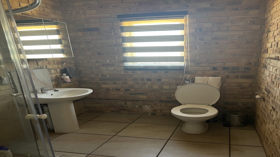 2 Bedroom Property for Sale in Roodia Gauteng