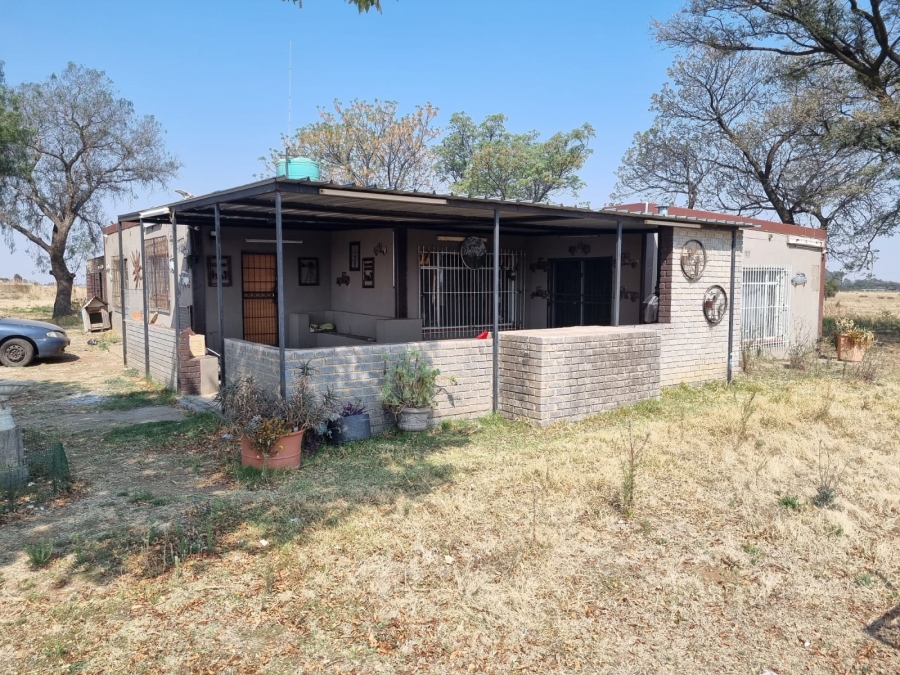 3 Bedroom Property for Sale in Chrissiefontein Gauteng