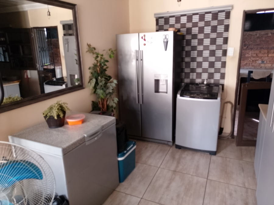 2 Bedroom Property for Sale in Mahube Valley Gauteng