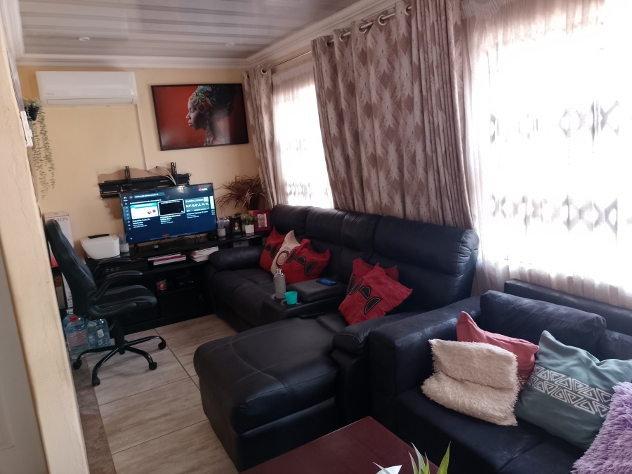 2 Bedroom Property for Sale in Mahube Valley Gauteng