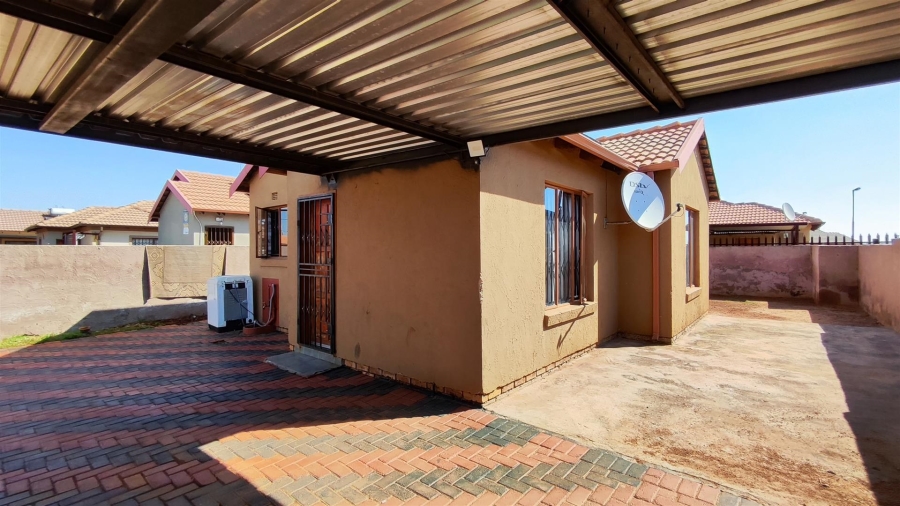 2 Bedroom Property for Sale in Alliance Gauteng