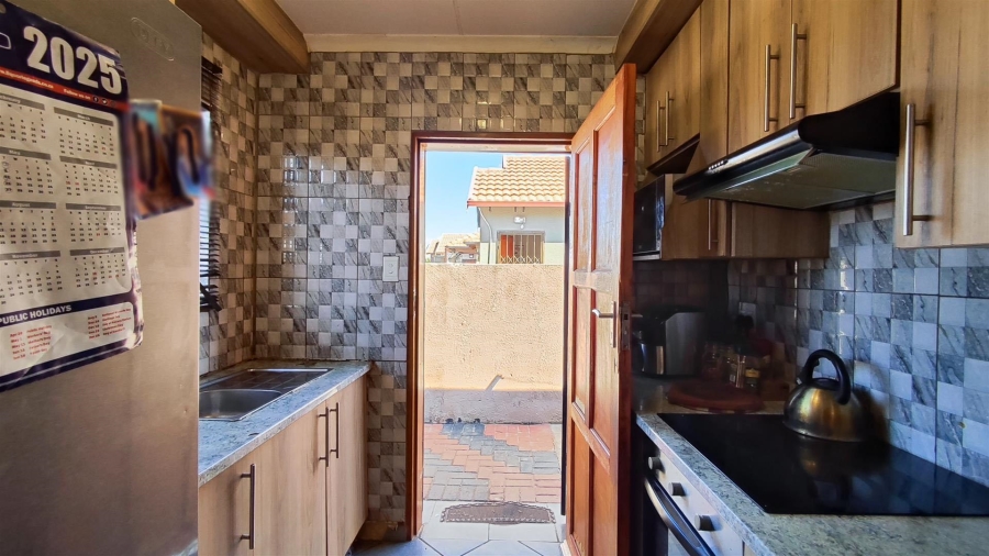 2 Bedroom Property for Sale in Alliance Gauteng