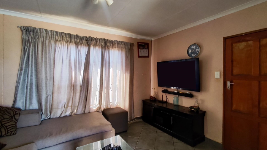 2 Bedroom Property for Sale in Alliance Gauteng