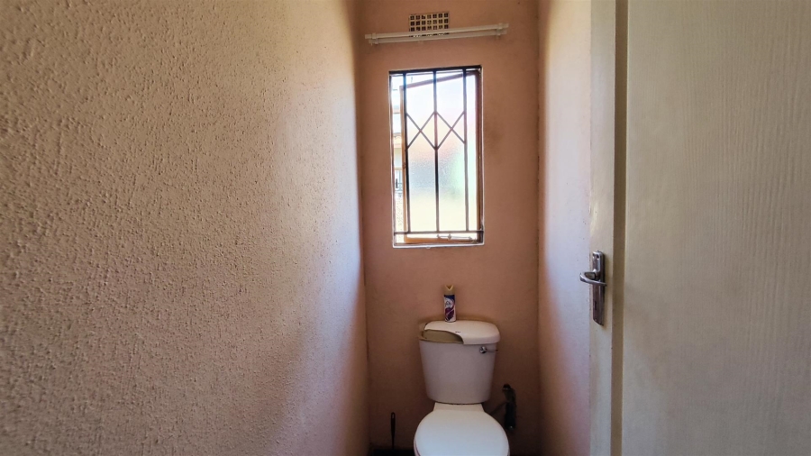 2 Bedroom Property for Sale in Alliance Gauteng