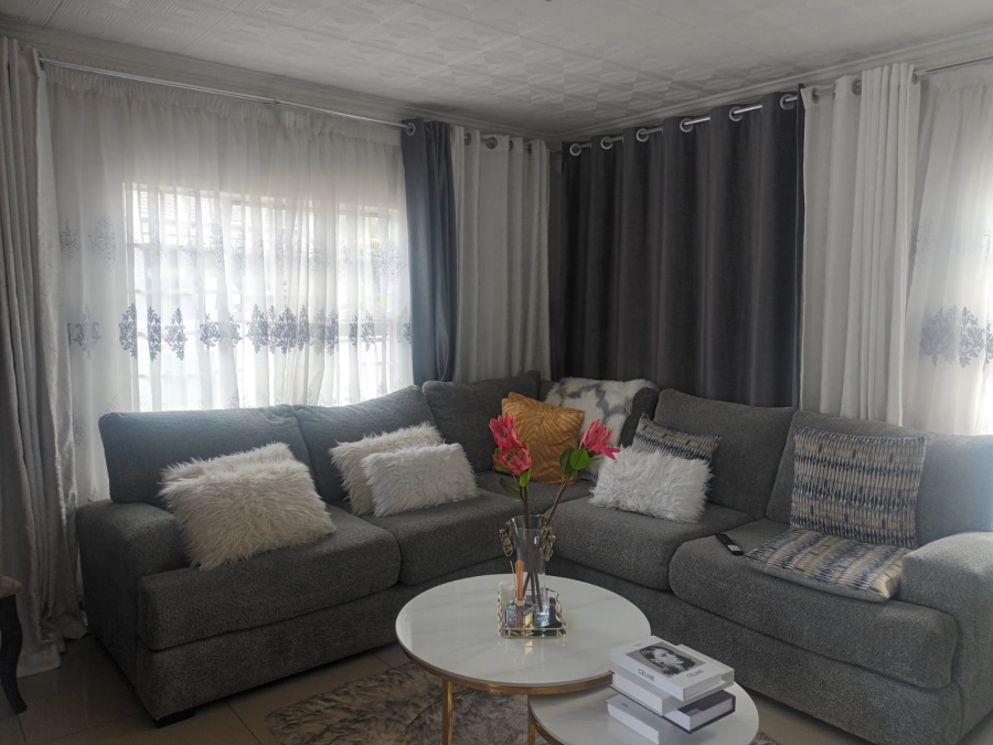 3 Bedroom Property for Sale in Kirkney Gauteng