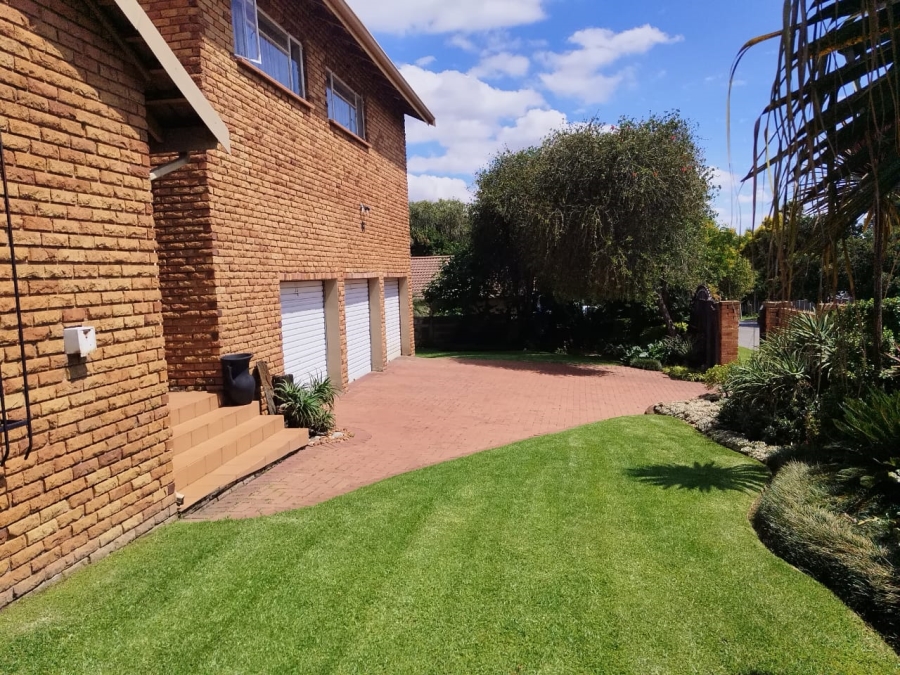4 Bedroom Property for Sale in Terenure Gauteng
