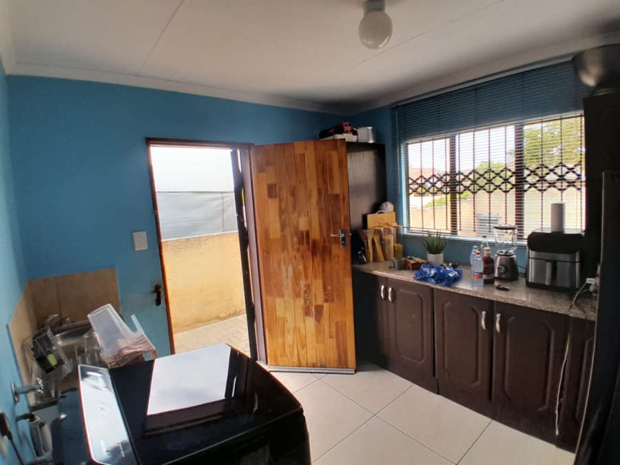 To Let 2 Bedroom Property for Rent in Elandspoort Gauteng