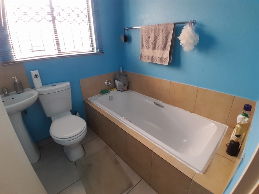 To Let 2 Bedroom Property for Rent in Elandspoort Gauteng