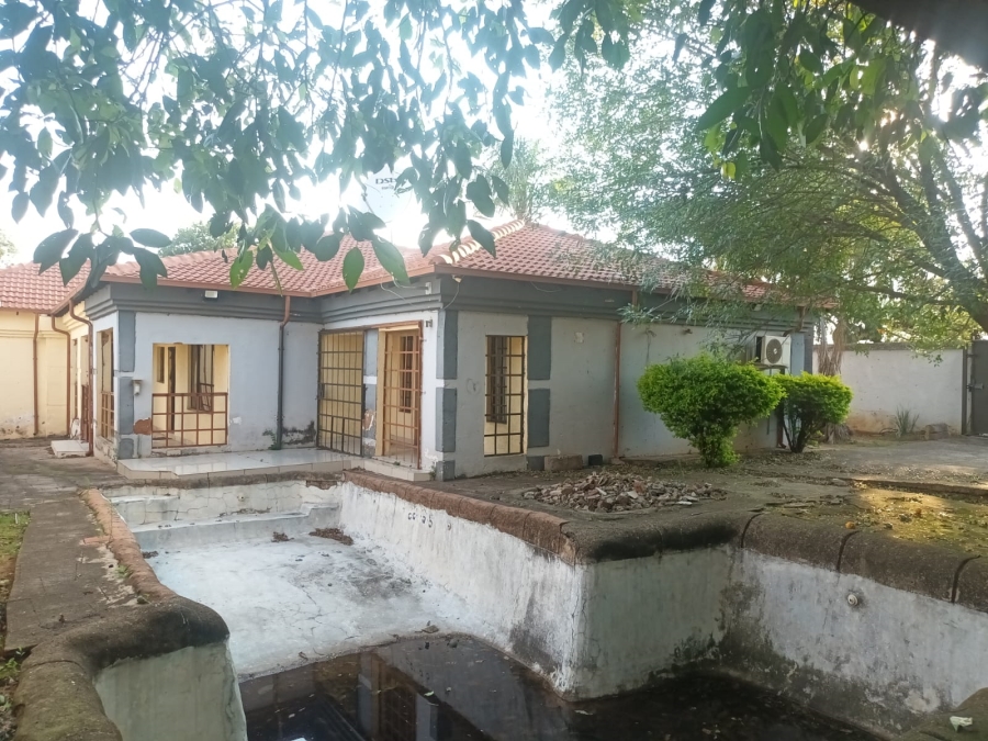 4 Bedroom Property for Sale in Mountain View Gauteng