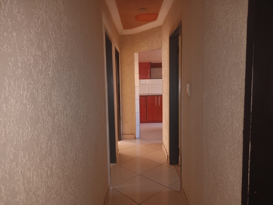 4 Bedroom Property for Sale in Mountain View Gauteng