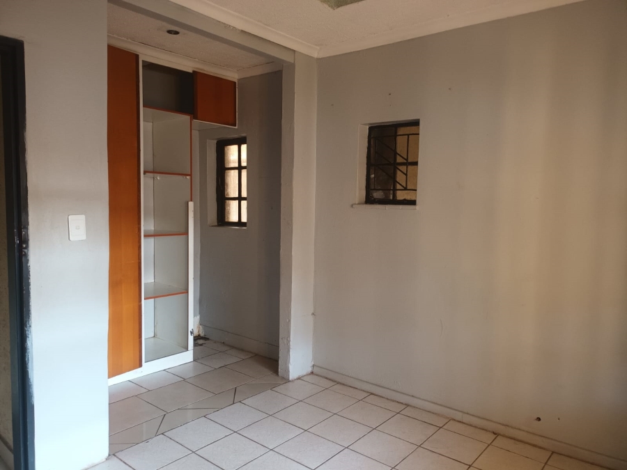 4 Bedroom Property for Sale in Mountain View Gauteng