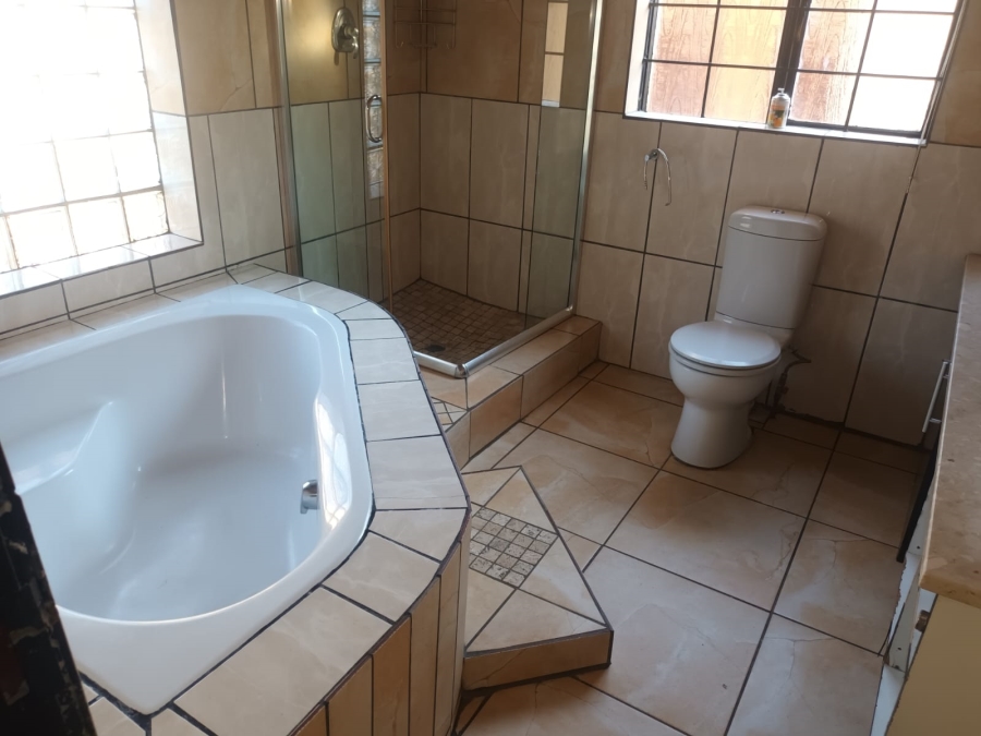 4 Bedroom Property for Sale in Mountain View Gauteng