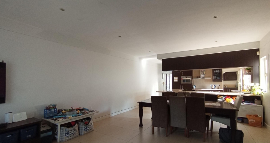 3 Bedroom Property for Sale in Oaklands Gauteng