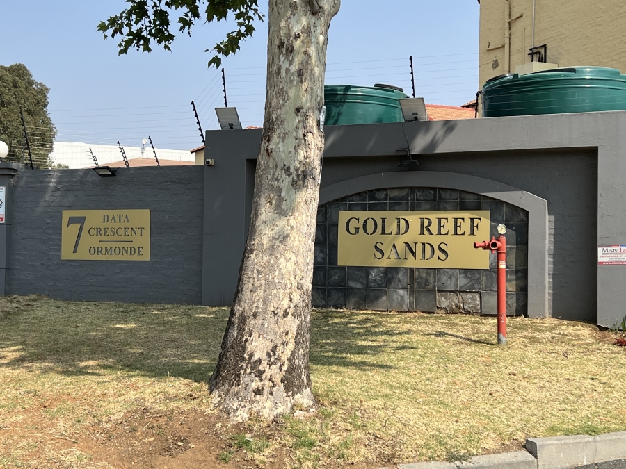 2 Bedroom Property for Sale in Ormonde Gauteng