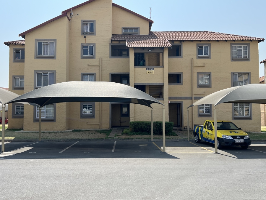 2 Bedroom Property for Sale in Ormonde Gauteng