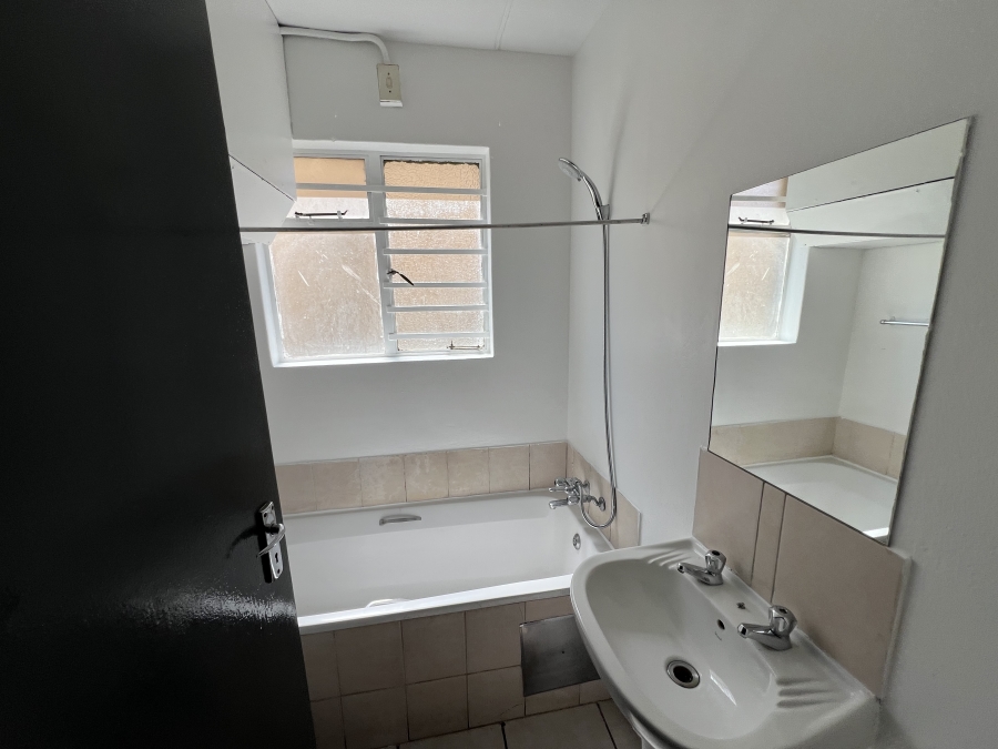 2 Bedroom Property for Sale in Ormonde Gauteng