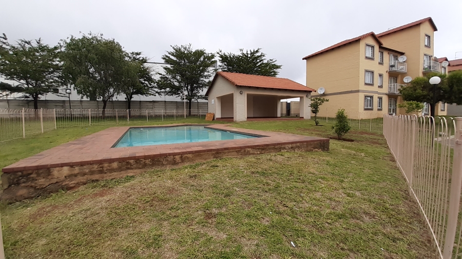 2 Bedroom Property for Sale in Ormonde Gauteng