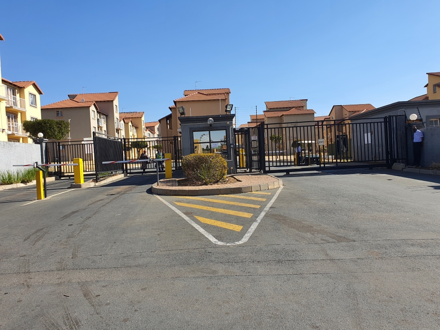 2 Bedroom Property for Sale in Ormonde Gauteng