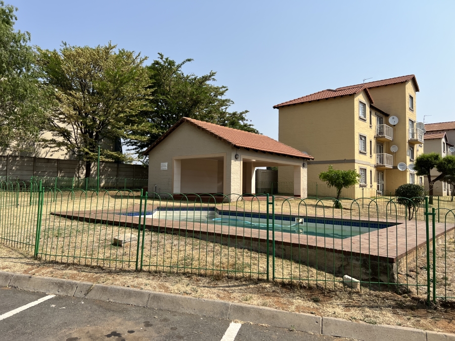 2 Bedroom Property for Sale in Ormonde Gauteng