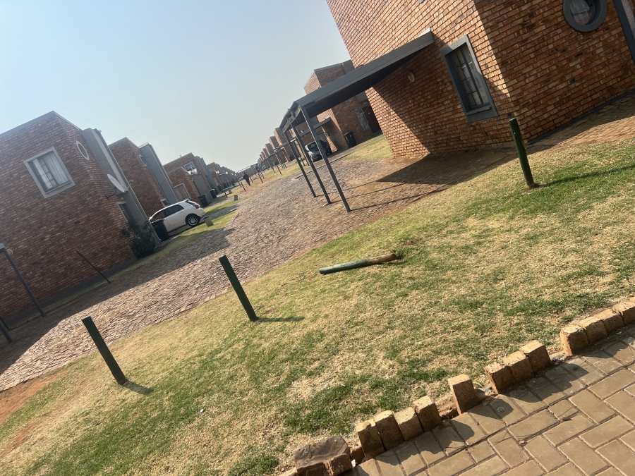 2 Bedroom Property for Sale in Ormonde Gauteng