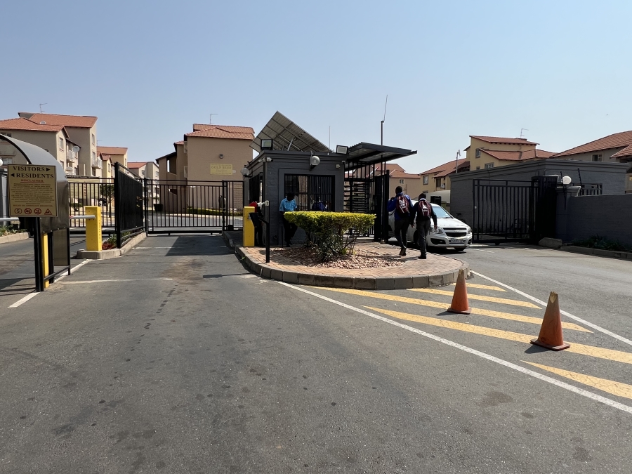 2 Bedroom Property for Sale in Ormonde Gauteng