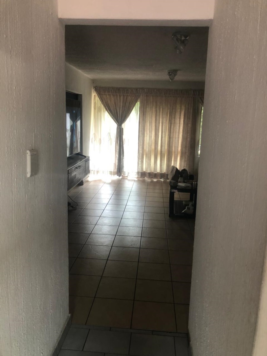 2 Bedroom Property for Sale in Sunninghill Gauteng