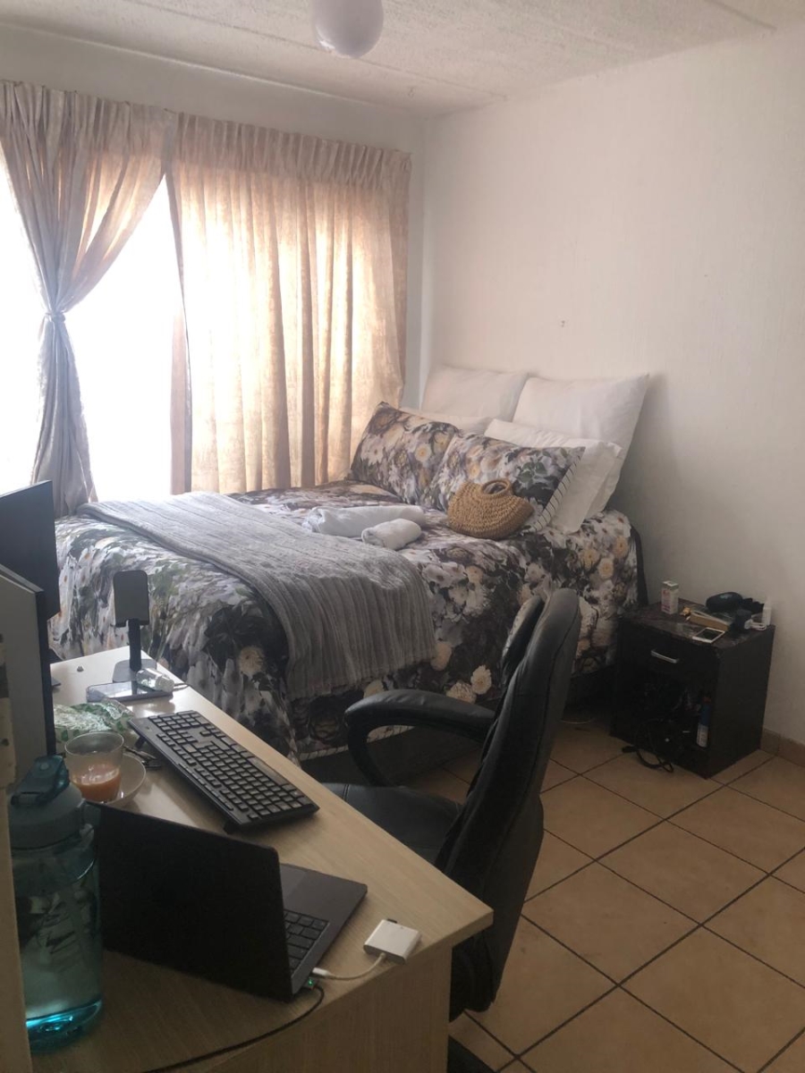 2 Bedroom Property for Sale in Sunninghill Gauteng