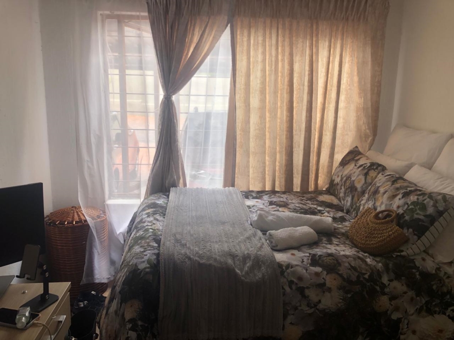 2 Bedroom Property for Sale in Sunninghill Gauteng