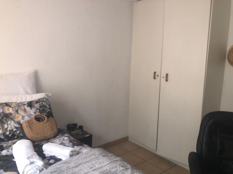 2 Bedroom Property for Sale in Sunninghill Gauteng