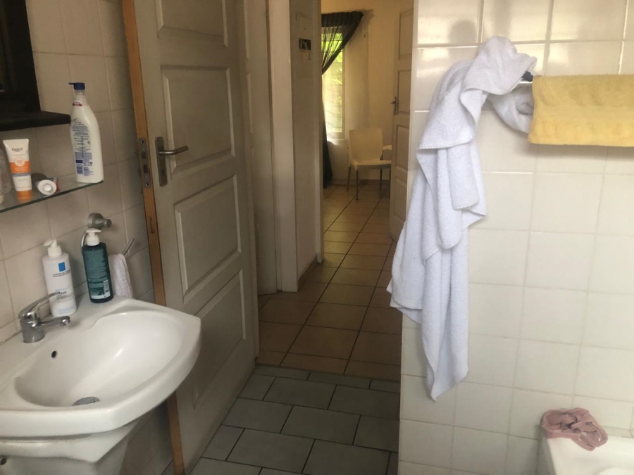 2 Bedroom Property for Sale in Sunninghill Gauteng