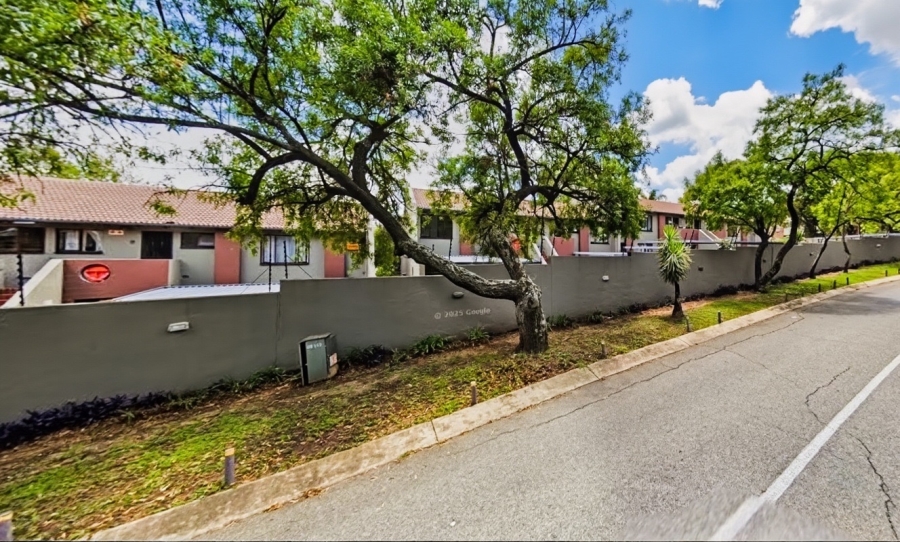 2 Bedroom Property for Sale in Sunninghill Gauteng