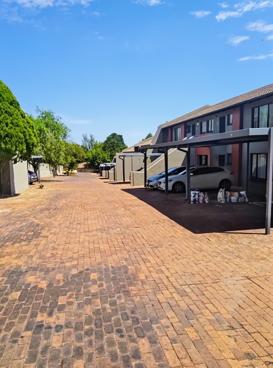 2 Bedroom Property for Sale in Sunninghill Gauteng