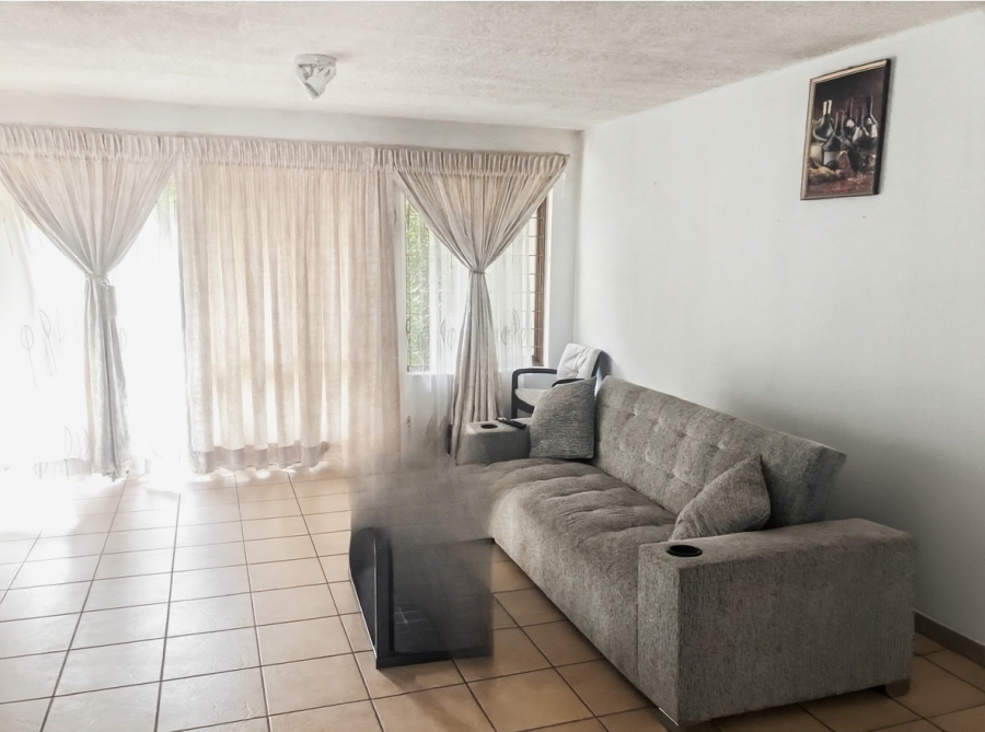 2 Bedroom Property for Sale in Sunninghill Gauteng