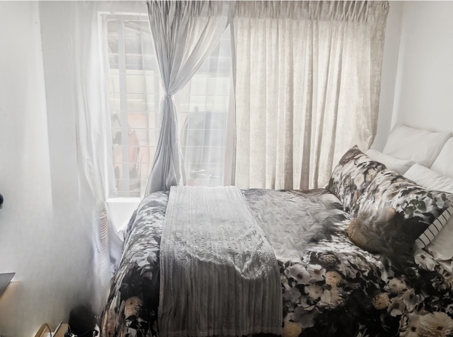 2 Bedroom Property for Sale in Sunninghill Gauteng