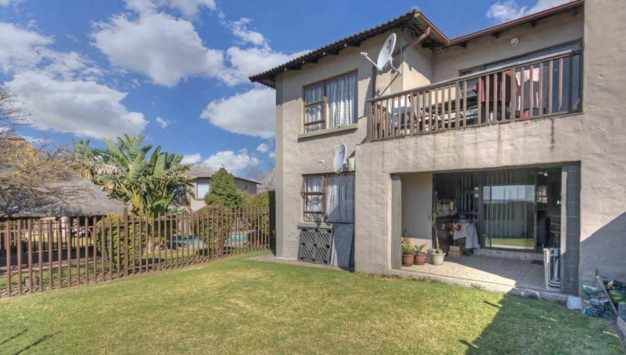 3 Bedroom Property for Sale in Buccleuch Gauteng