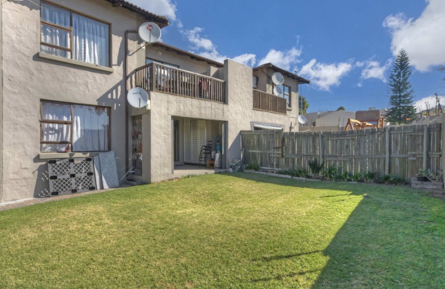 3 Bedroom Property for Sale in Buccleuch Gauteng