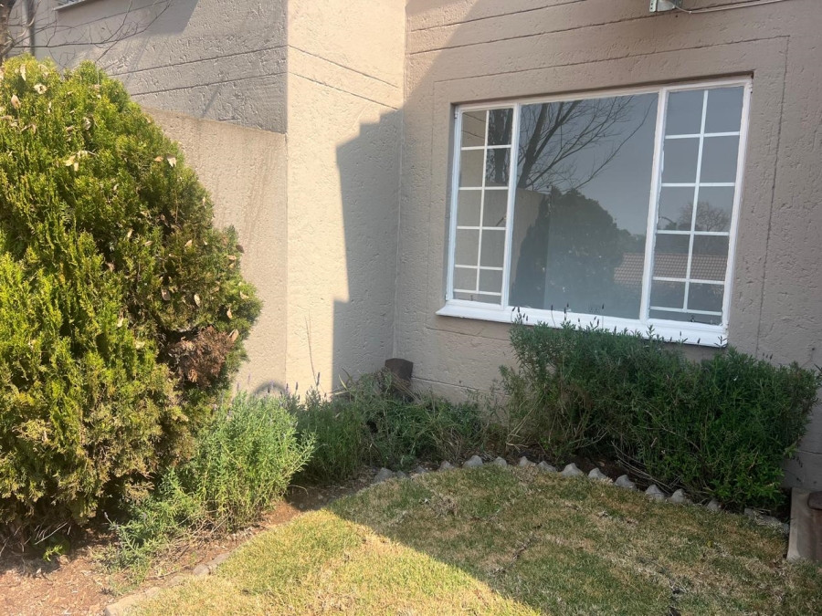 To Let 2 Bedroom Property for Rent in Newlands Gauteng