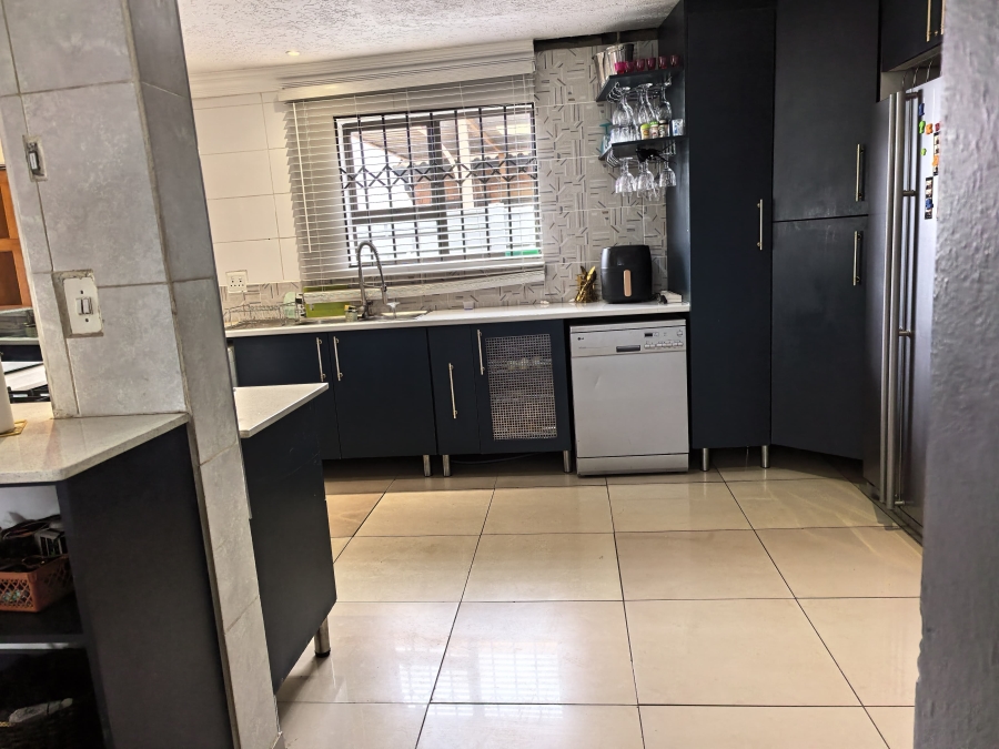 4 Bedroom Property for Sale in Vosloorus Ext 5 Gauteng