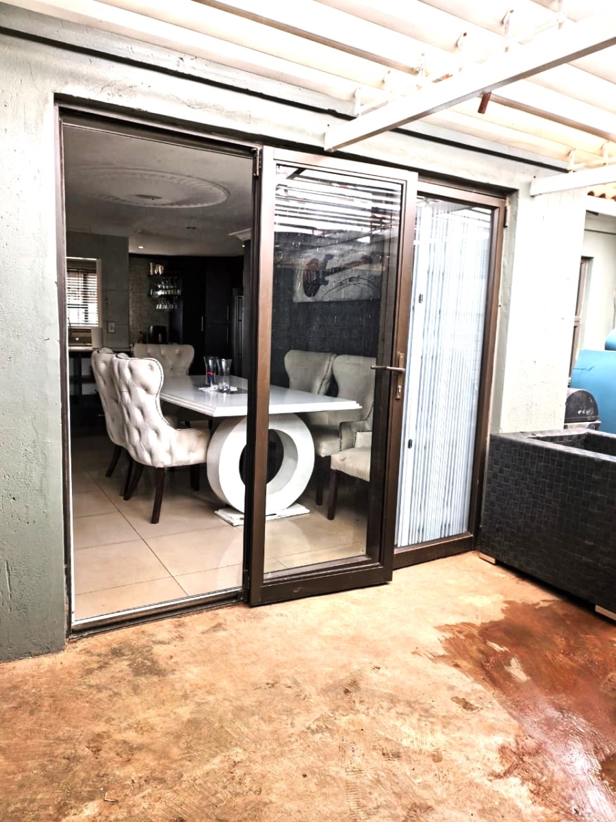 4 Bedroom Property for Sale in Vosloorus Ext 5 Gauteng