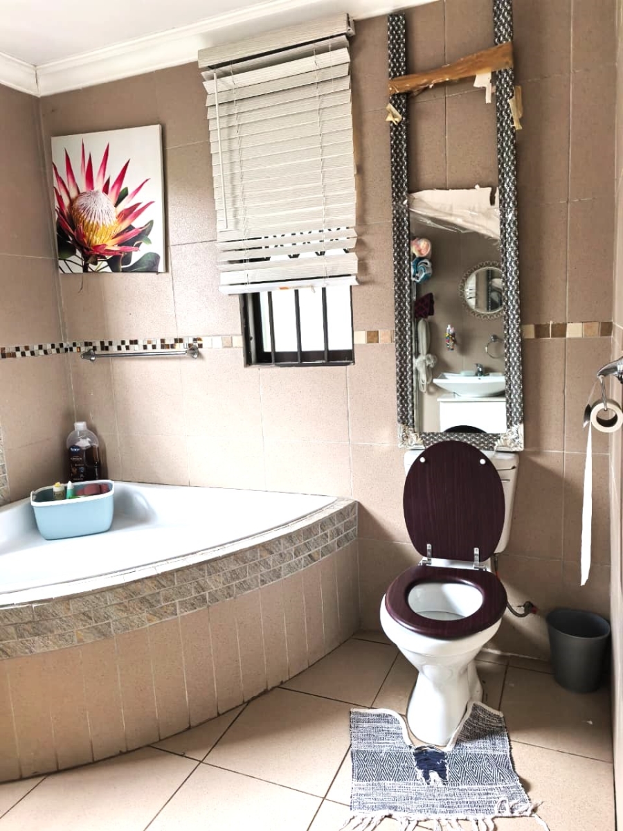 4 Bedroom Property for Sale in Vosloorus Ext 5 Gauteng