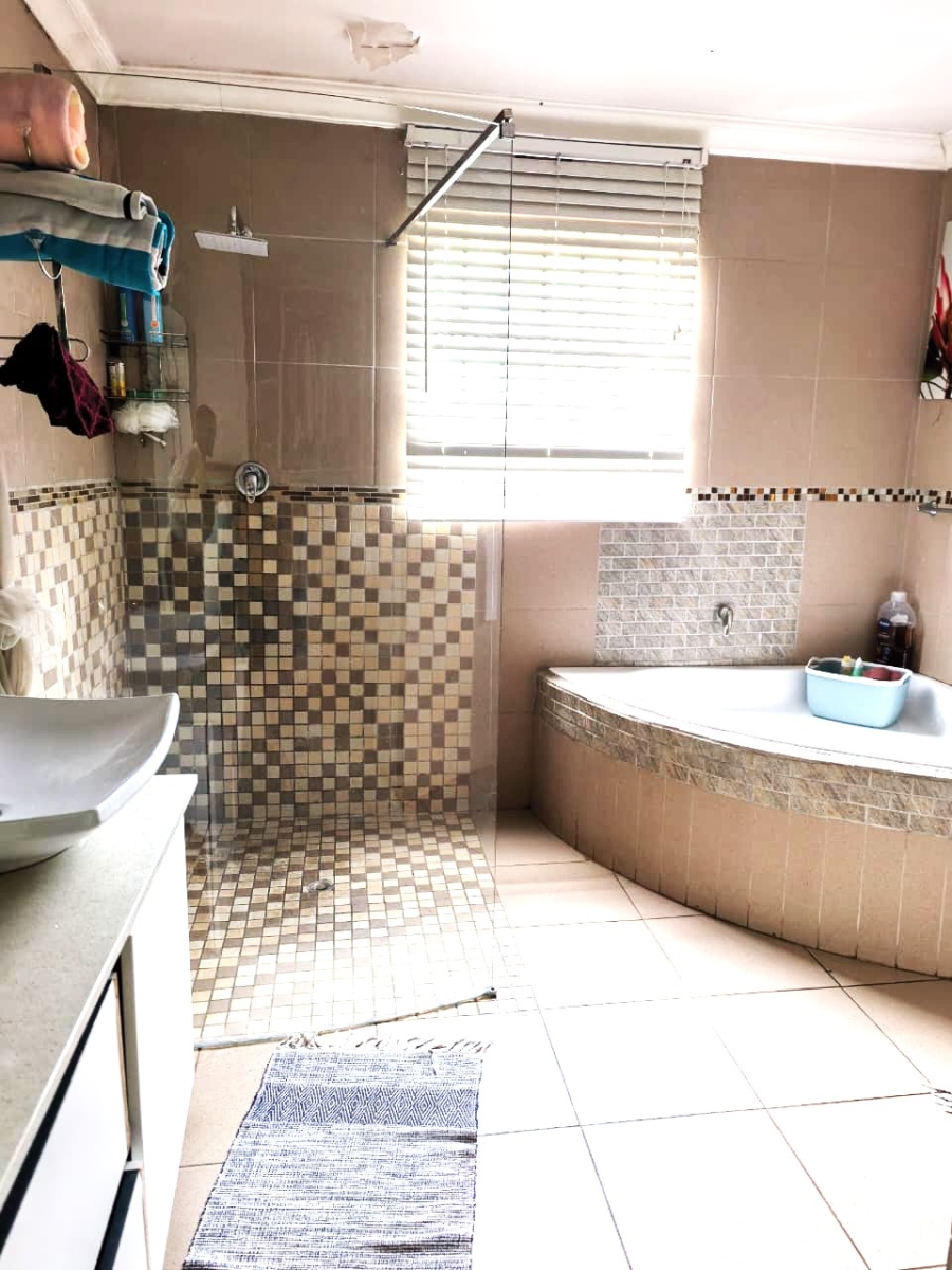 4 Bedroom Property for Sale in Vosloorus Ext 5 Gauteng