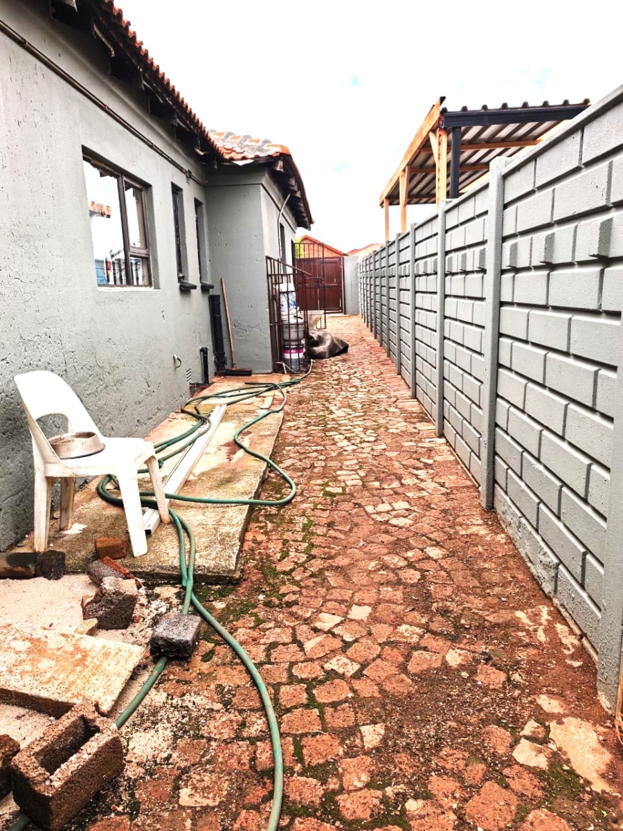 4 Bedroom Property for Sale in Vosloorus Ext 5 Gauteng