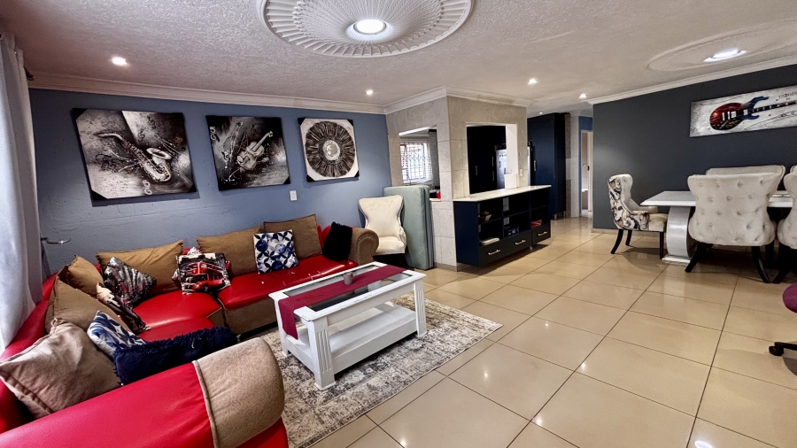 4 Bedroom Property for Sale in Vosloorus Ext 5 Gauteng