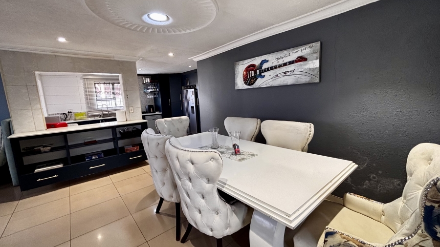 4 Bedroom Property for Sale in Vosloorus Ext 5 Gauteng